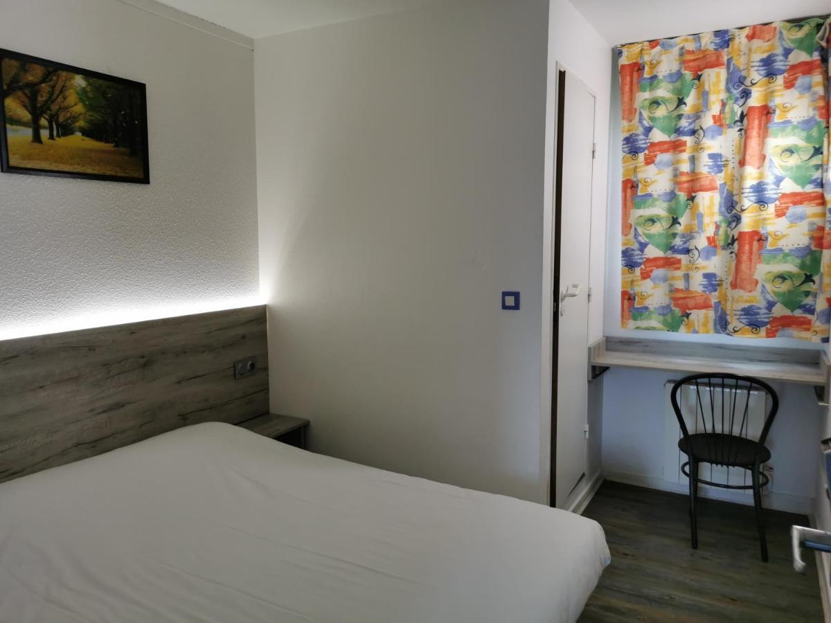 Alpha Hotel Bouafle Buitenkant foto